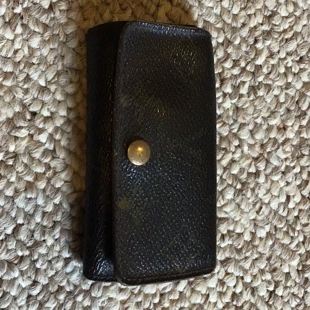 Louis Vuitton classic LV keyholder